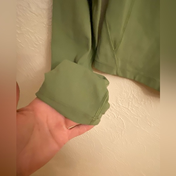 Lululemon aling long sleeve - Picture 4 of 7